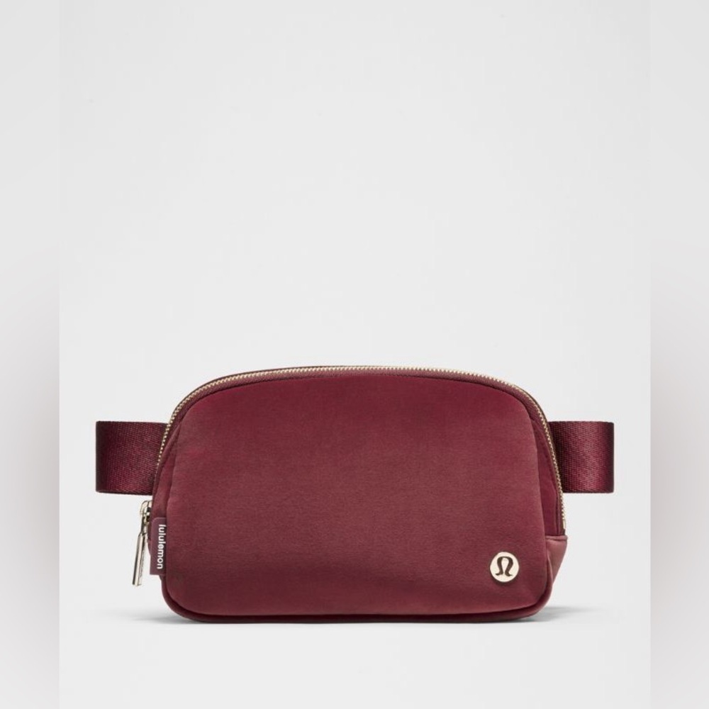 NWOT Lululemon Everywhere Belt Bag 1L Velour Burgundy - Picture 3 of 10